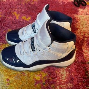 Jordan 11s kids 5.5